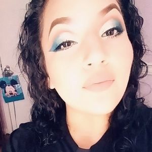 Meet your Posher, Violet